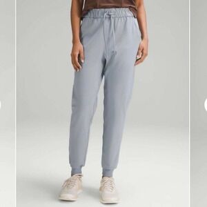 Lululemon Full Length Stretch High-Rise Jogger in Chambray (light blue/gray) sz4
